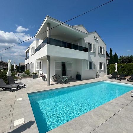비빈제 Haus Dalmatia With Heated Pool 아파트 외부 사진