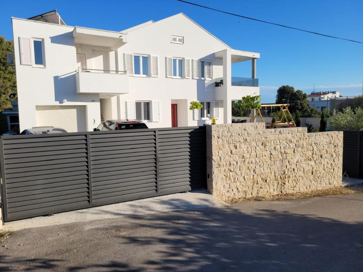 비빈제 Haus Dalmatia With Heated Pool 아파트 외부 사진