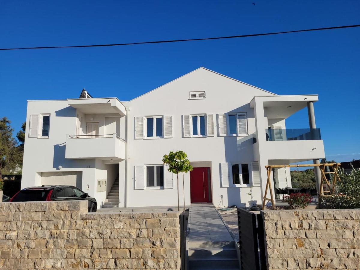 비빈제 Haus Dalmatia With Heated Pool 아파트 외부 사진