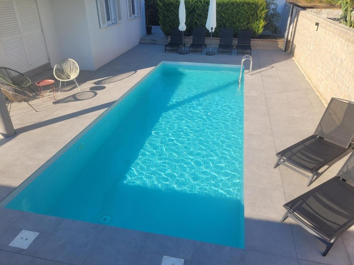 비빈제 Haus Dalmatia With Heated Pool 아파트 외부 사진