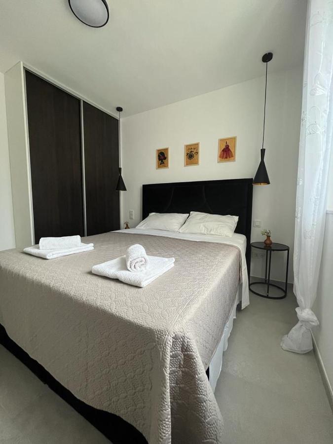 비빈제 Haus Dalmatia With Heated Pool 아파트 외부 사진