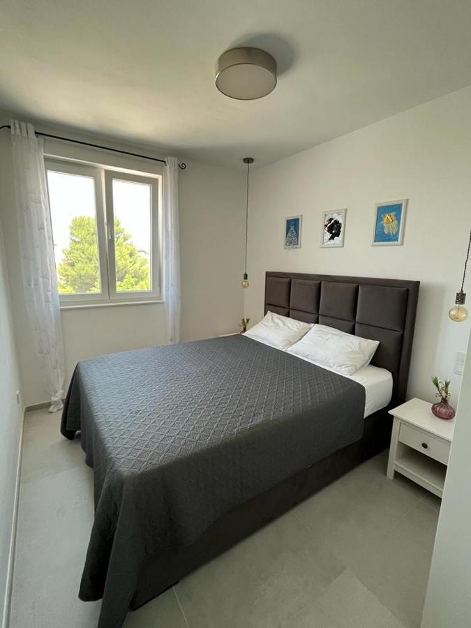 비빈제 Haus Dalmatia With Heated Pool 아파트 외부 사진