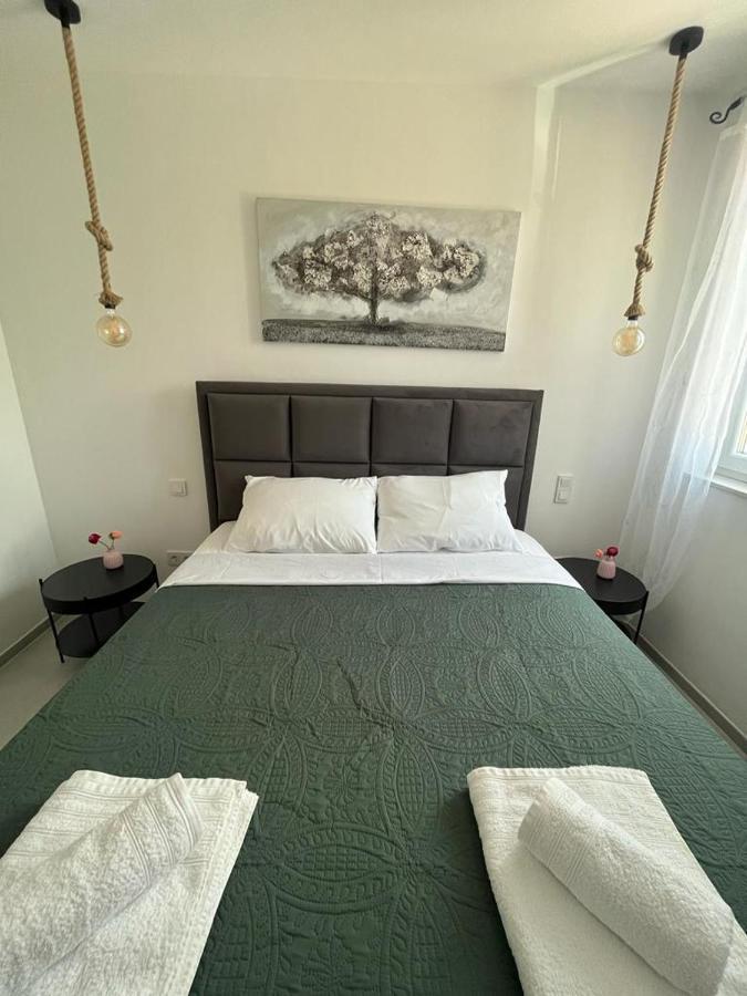 비빈제 Haus Dalmatia With Heated Pool 아파트 외부 사진