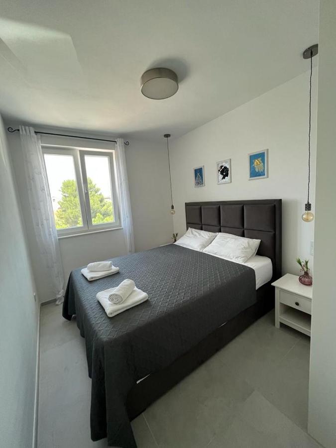 비빈제 Haus Dalmatia With Heated Pool 아파트 외부 사진