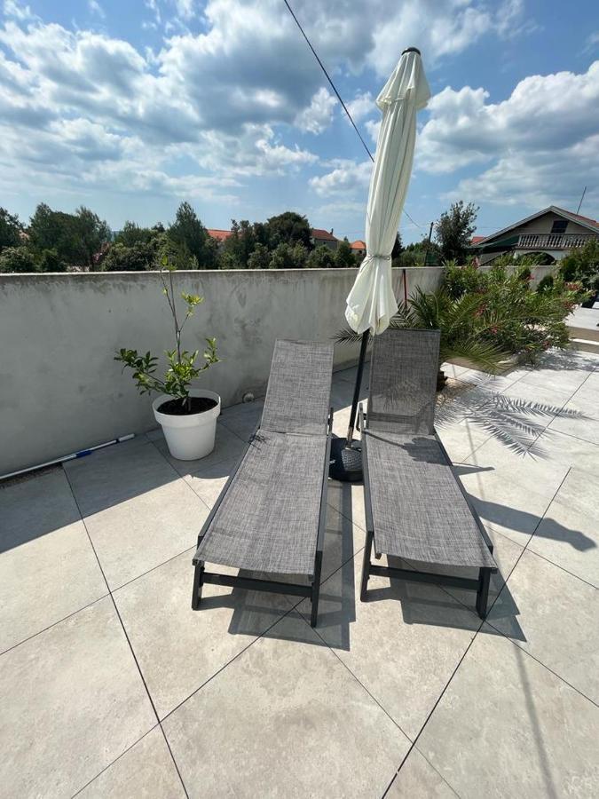비빈제 Haus Dalmatia With Heated Pool 아파트 외부 사진