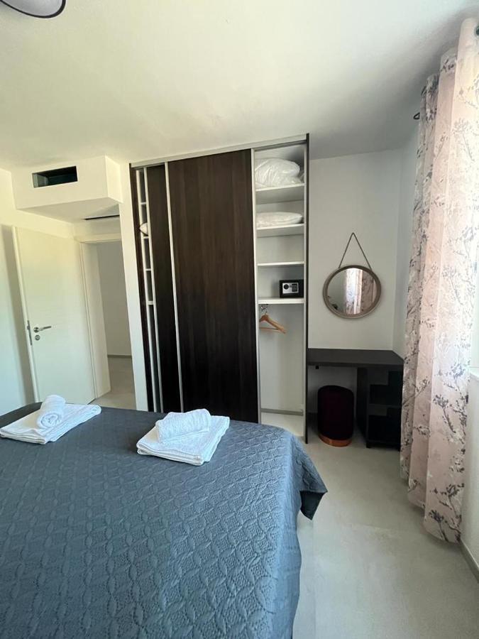 비빈제 Haus Dalmatia With Heated Pool 아파트 외부 사진